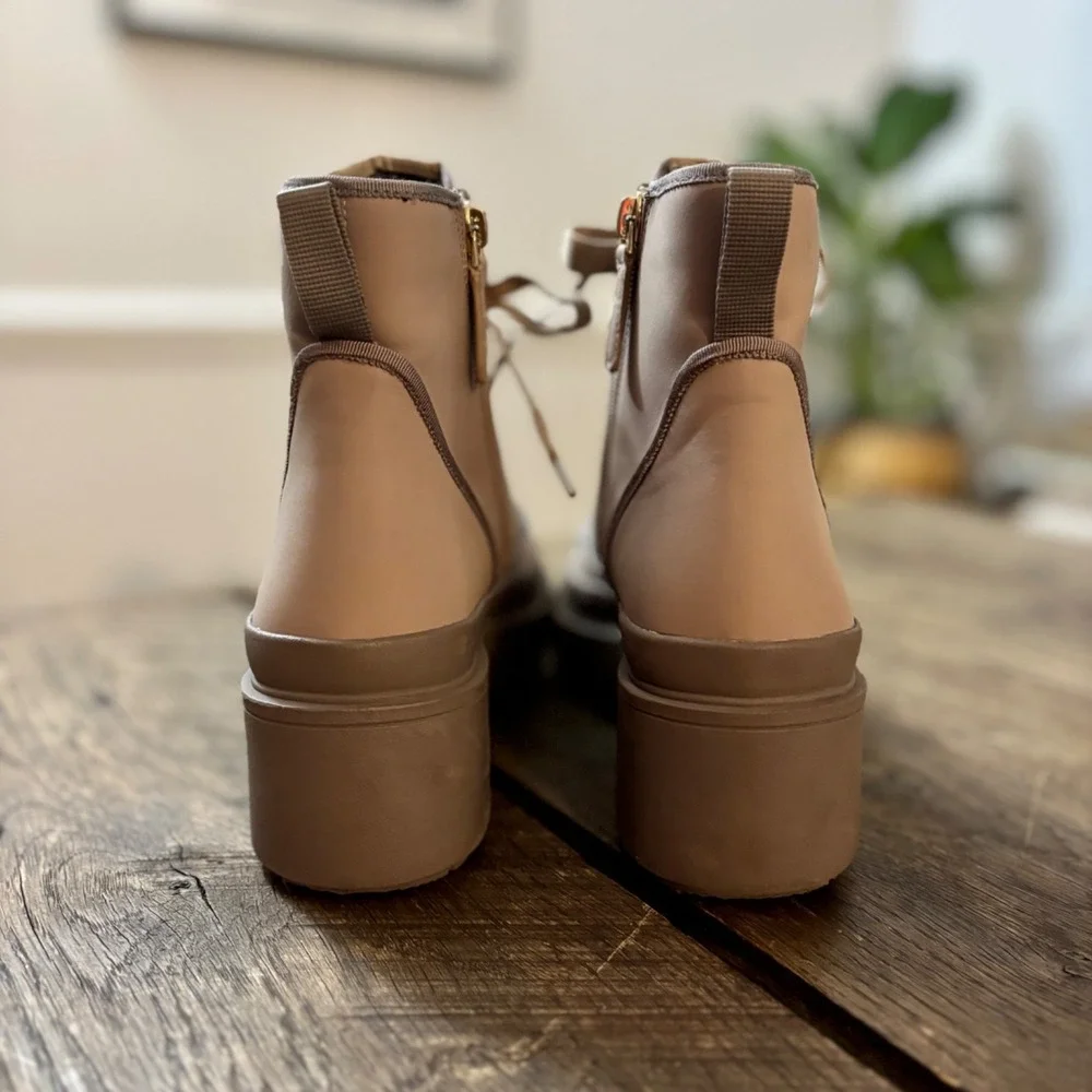 Kate Spade NY Walk It Out Platform Heel Combat Boots‎ in Taupe/Tan Size 9 / 3.5
